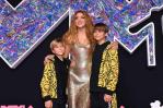 shakira-y-sus-hijos-vmas-focus-0.01-0.35-149-99